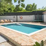 Pet Friendly In Krnicari بيت للعطل
