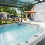 بيت للعطل Pet Friendly In Krnicari *