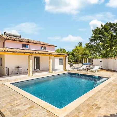 Beautiful In Krnicari With Wifi Holiday home