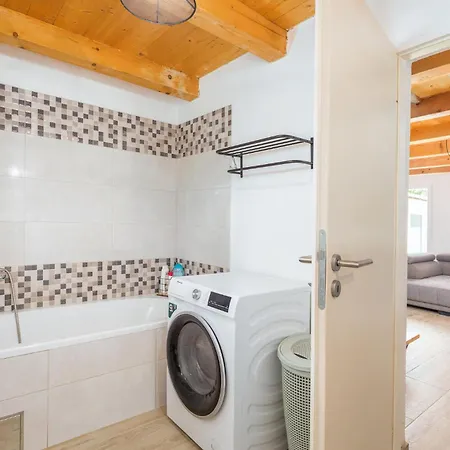 Nyaraló Pet Friendly In Krnicari Krnica