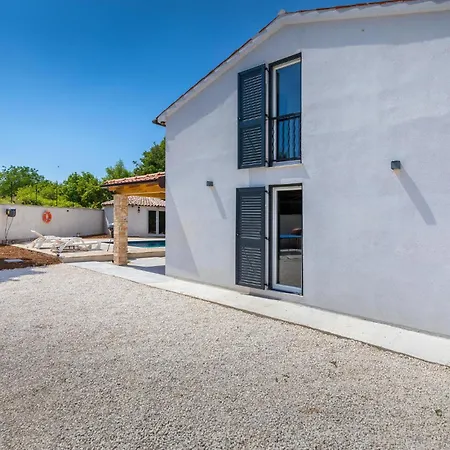 Holiday home Beautiful In Krnicari With Wifi