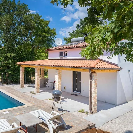Holiday home Beautiful In Krnicari With Wifi
