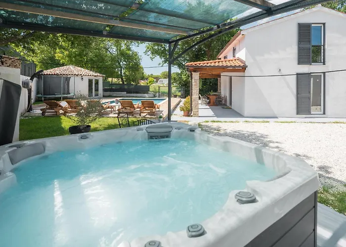 Vakantiehuis Beautiful In Krnicari With Wifi *